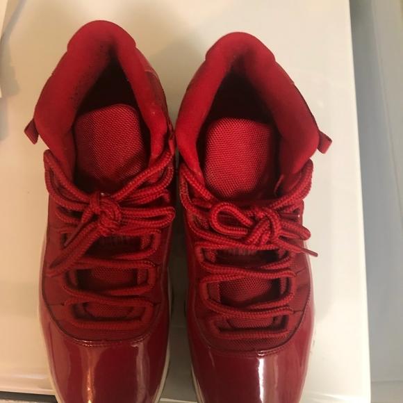 Win Like '96 Jordan's, Red, Size 11 with box - Picture 7 of 14